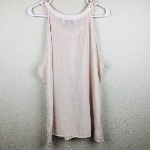 Countess Luann Top w/ Buttons and Flower Detail - Picture 6 of 6